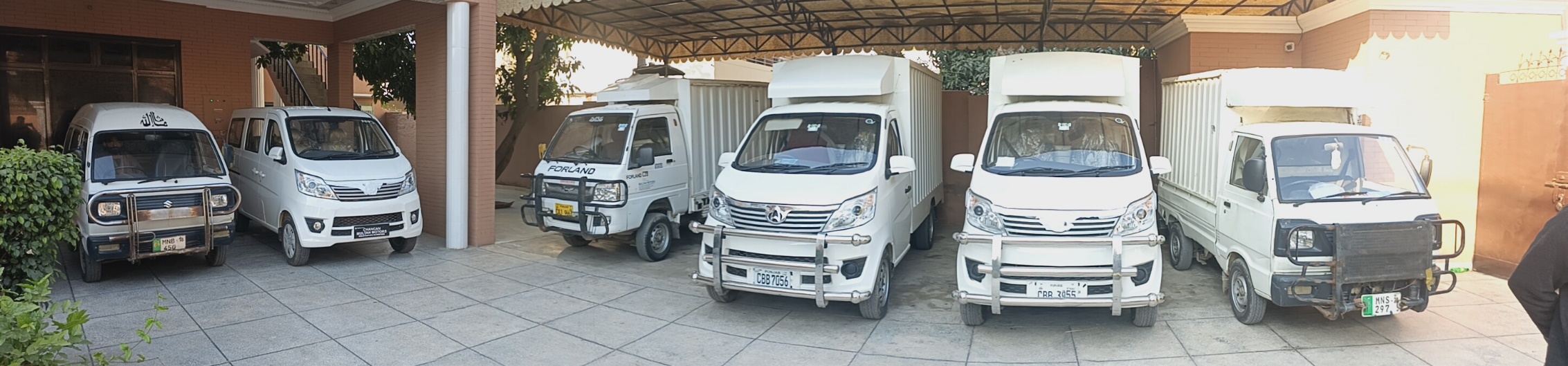 AL AZIZ DISTRIBUTOR delivery fleet